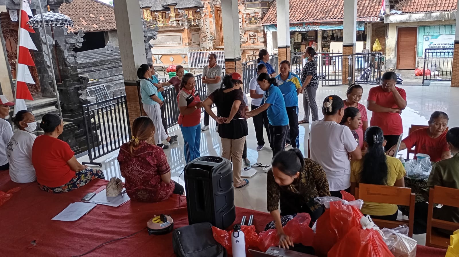 kegiatan penyuluhan dan pemeriksaan hipertensi di Desa Satra