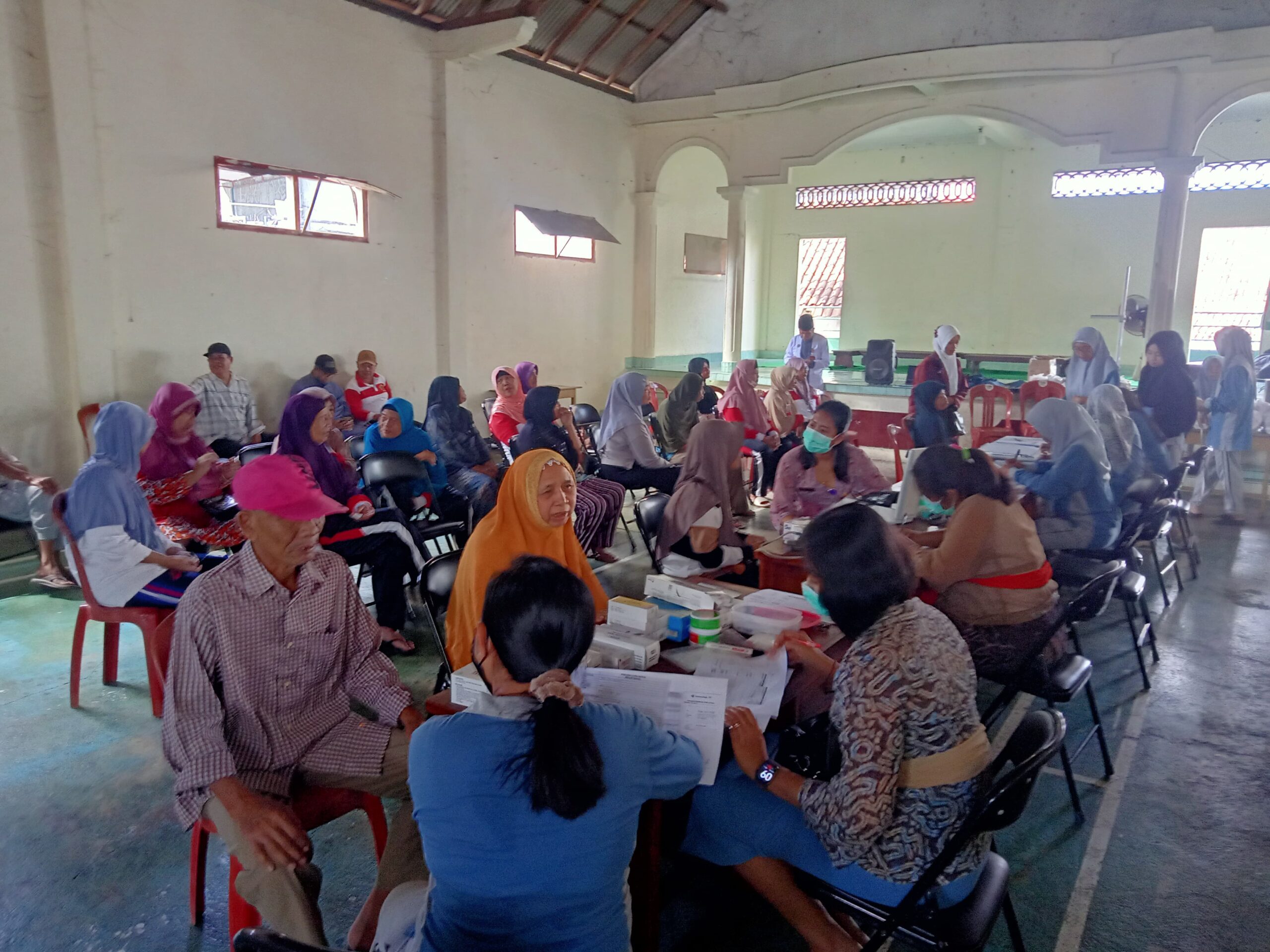 kegiatan posyandu lansia dan skrining PTM di Desa Kp Gelgel 