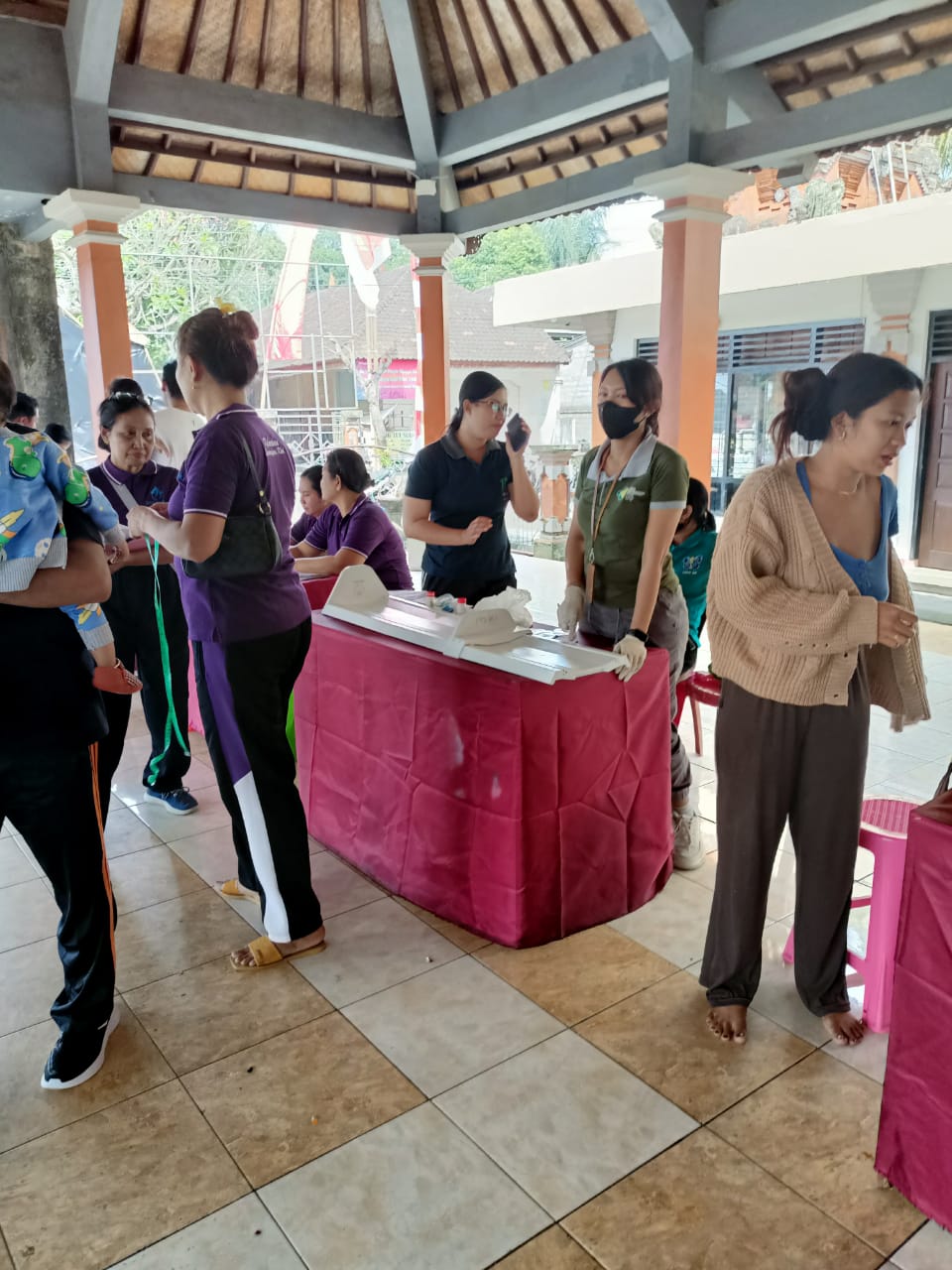 kegiatan Posyandu ILP di Posyandu Kemoning Kaja dan Posyandu Kemoning Kelod,dan pemberian vitamin A serta Obat Cacing