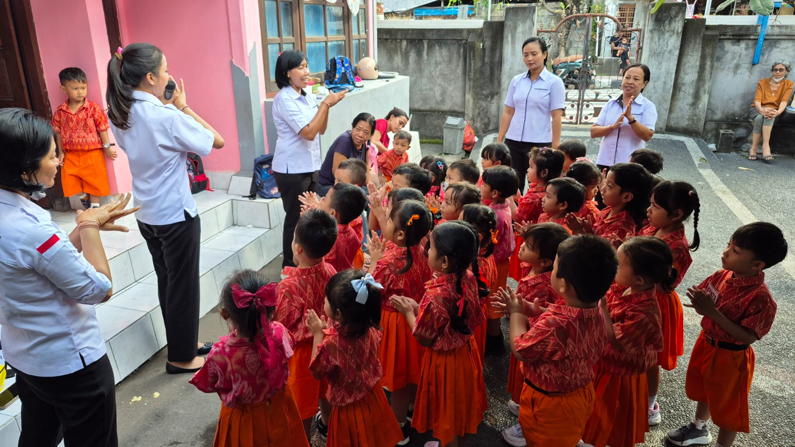 Kegiatan DDTK Paud Kumara Dewa Kamasan, pemberian vit A dan obat cacing