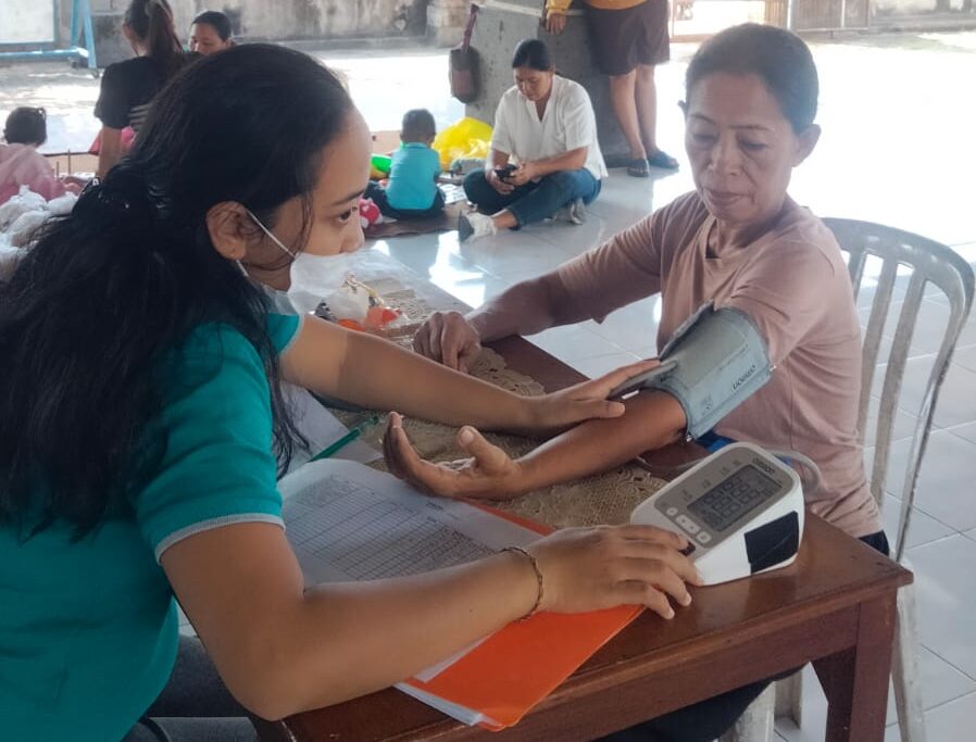kegiatan posyandu ILP Segar Puri di dusun peken