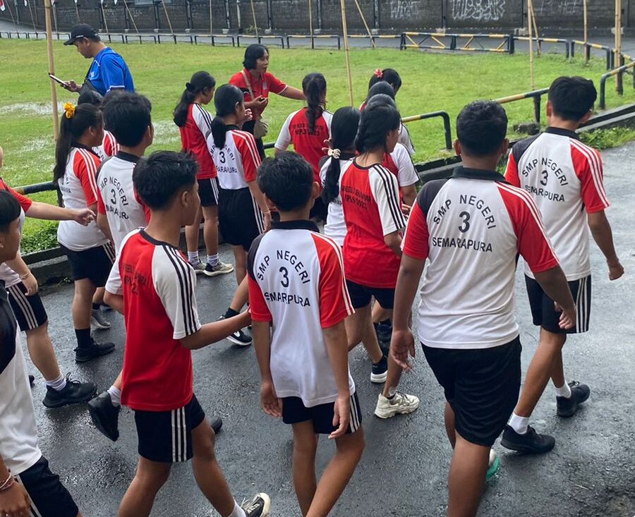 kegiatan tes kebugaran siswa di gor sweca pura