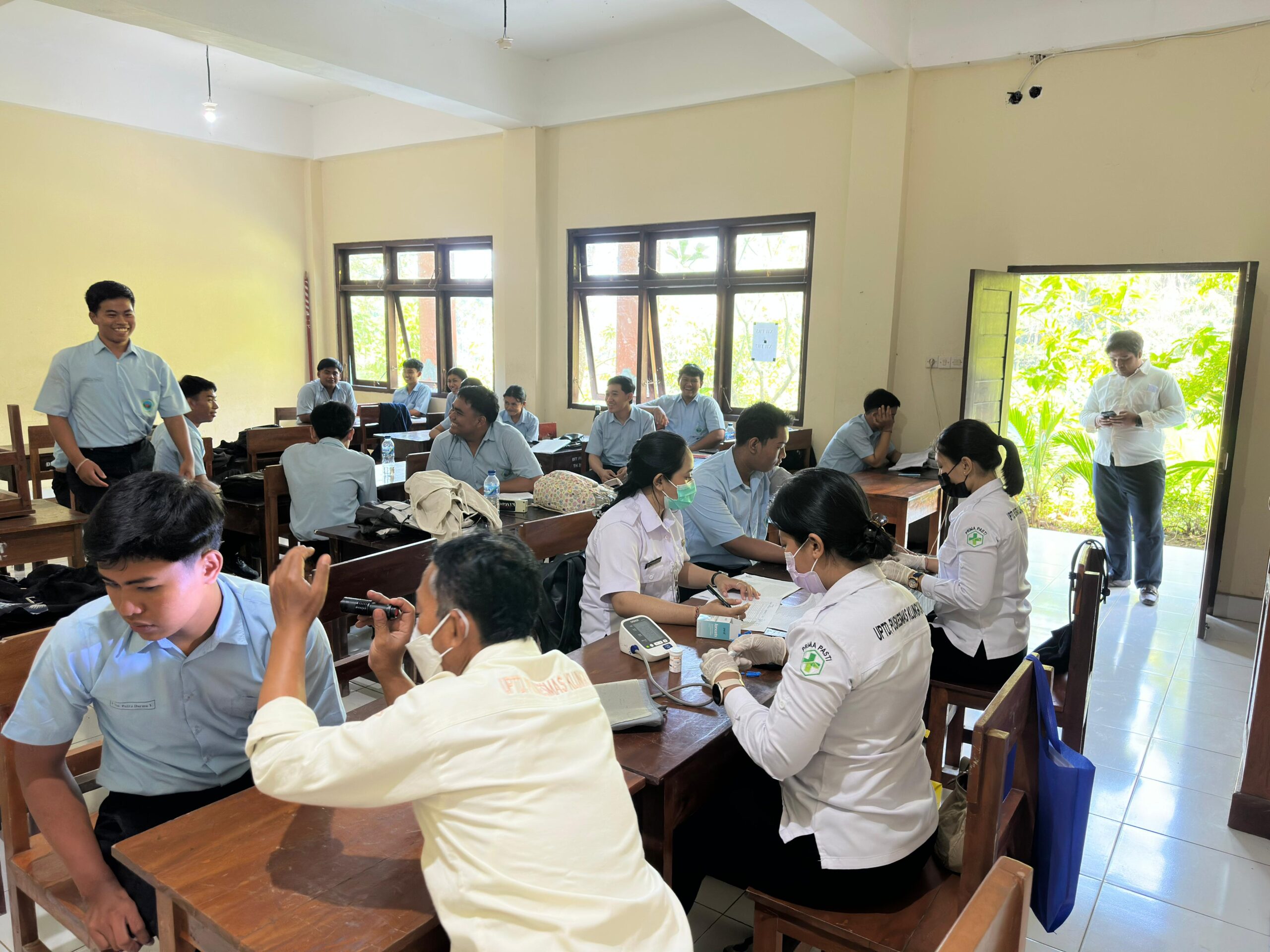 Kegiatan Cek Kesehatan Gratis di SMK Pariwisata Yapparindo Klungkung