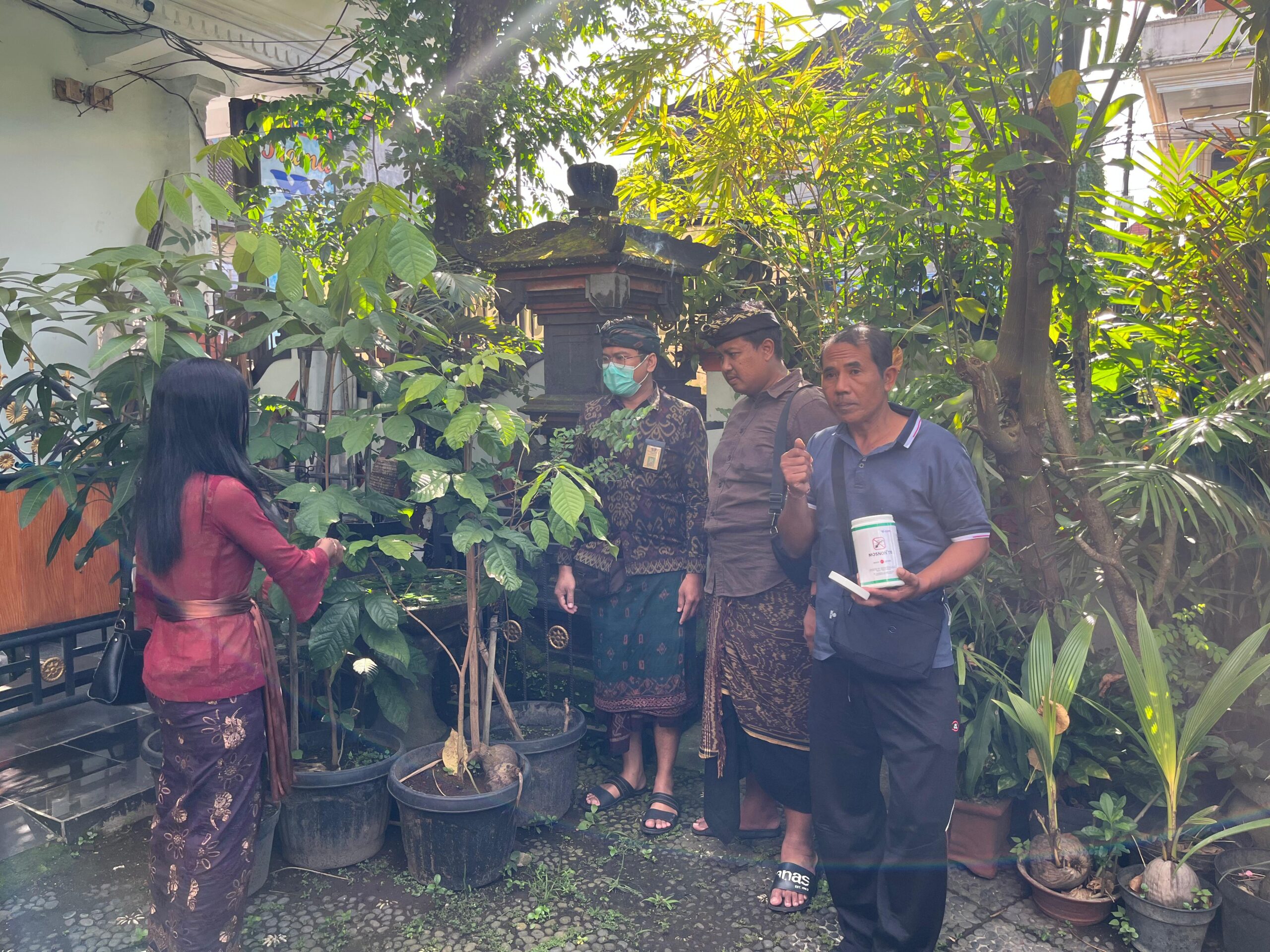 giat PE dg kasus DBD di jln Puputan Lingkungan Pekandelan kelurahan Semarapura Klod